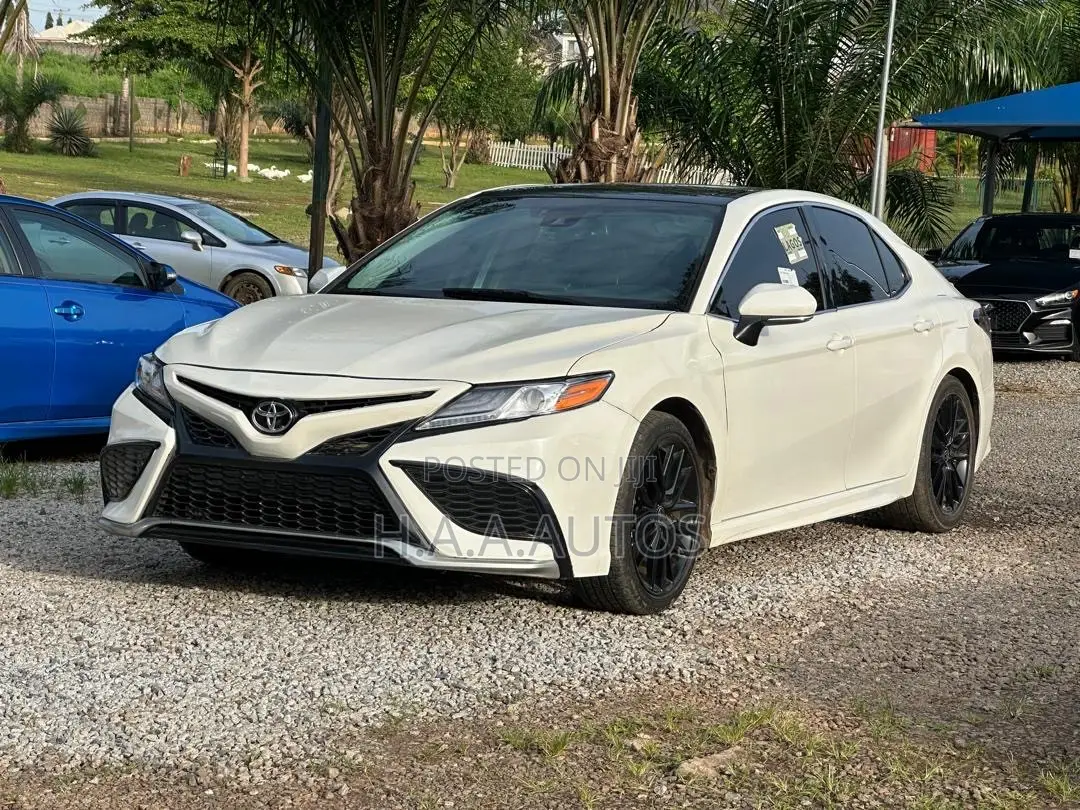 Toyota Camry XSE 2021 White