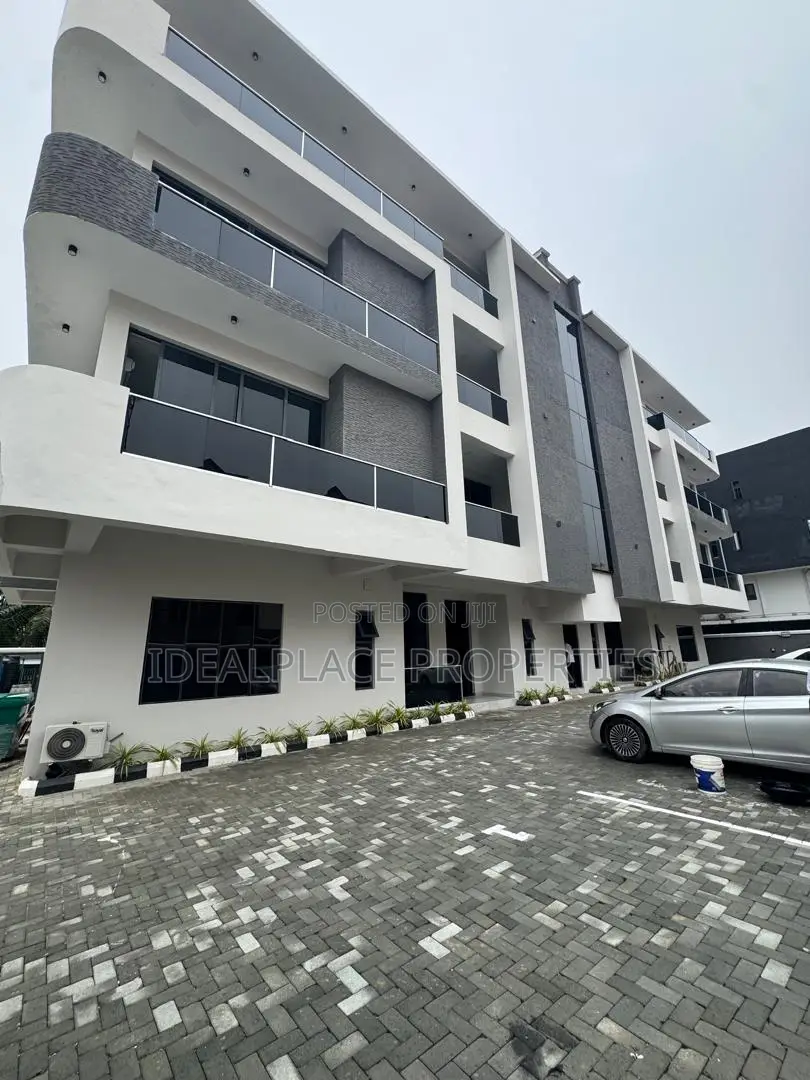 3bdrm Apartment in Lekki Phase 1 for rent
