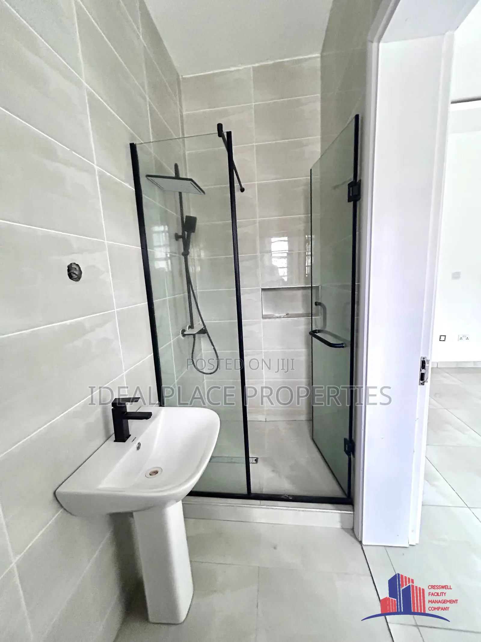 3bdrm Apartment in Lekki Phase 1 for rent