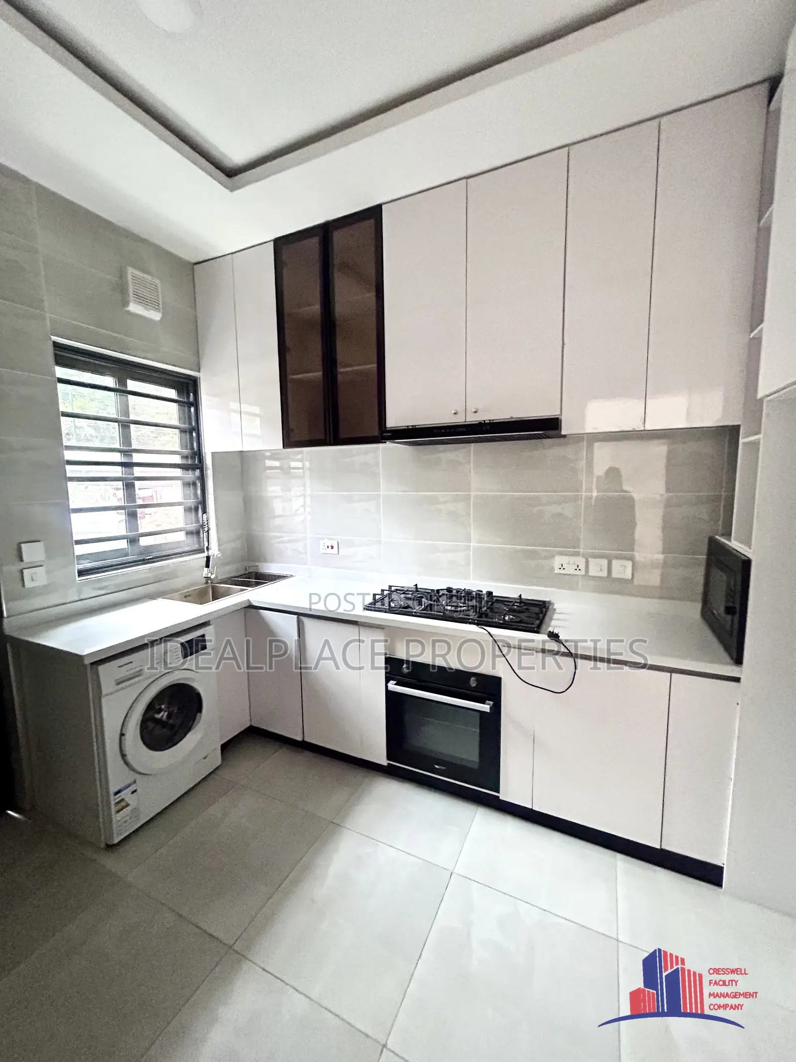 3bdrm Apartment in Lekki Phase 1 for rent