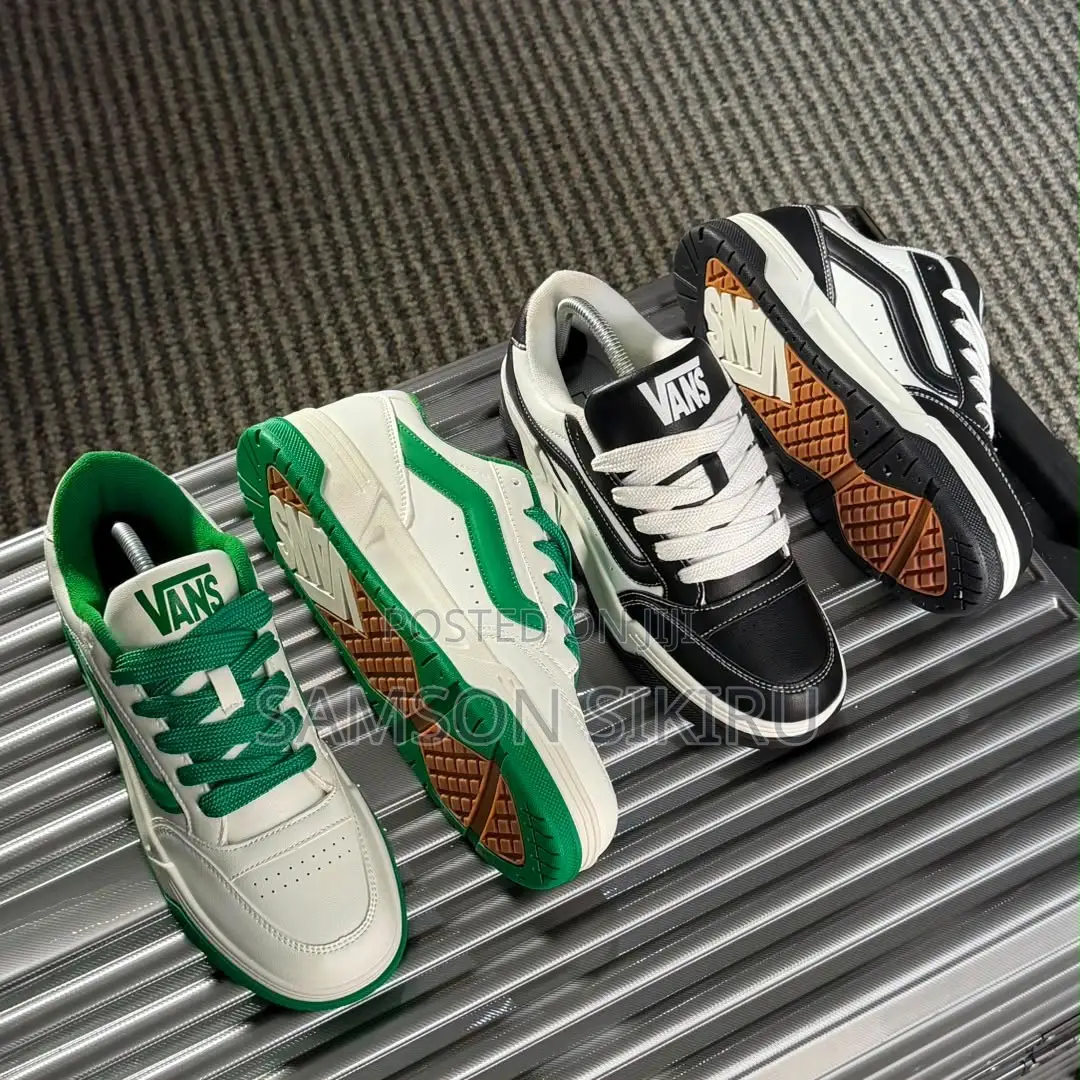 New Vans Hylane Sneakers /2 Colours/