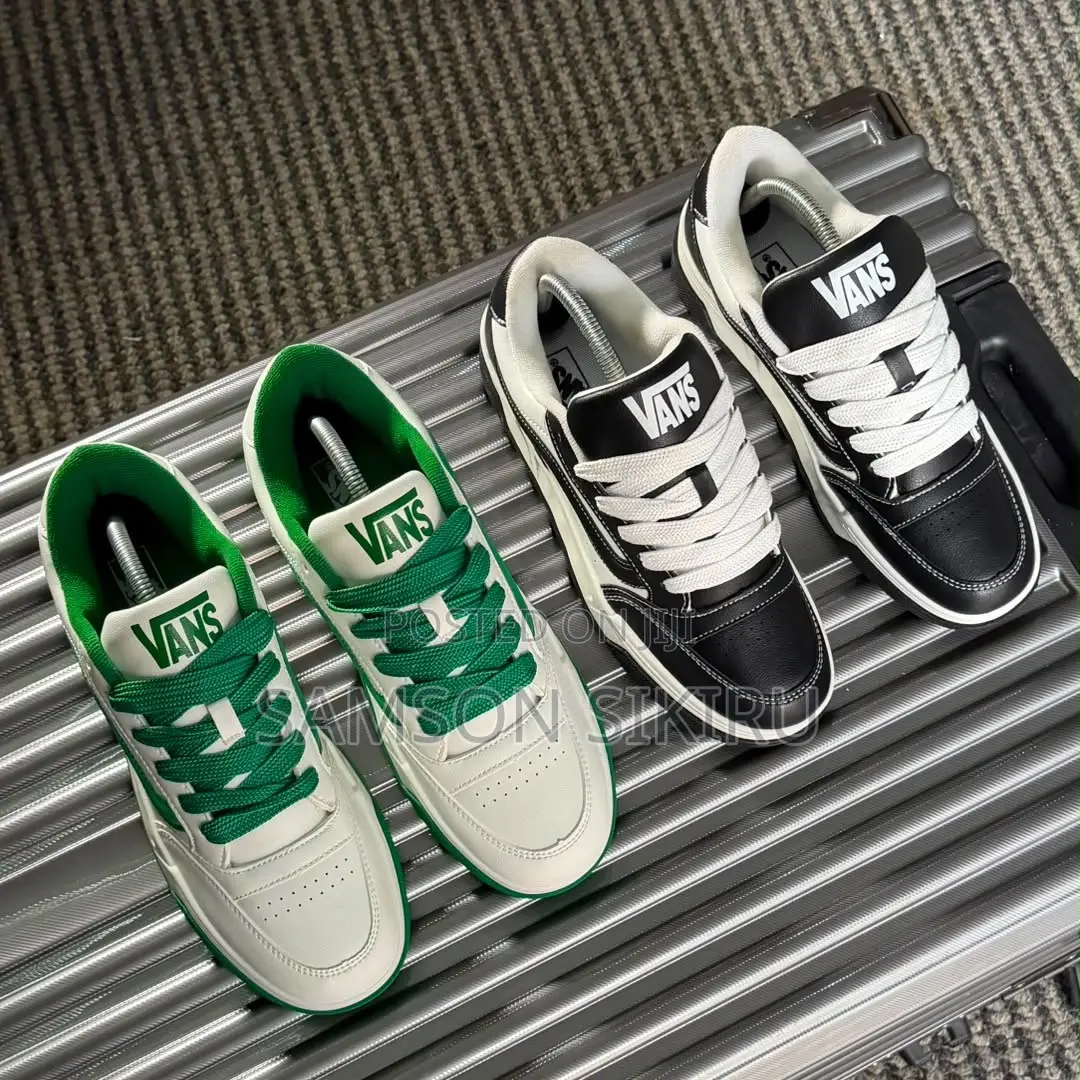 New Vans Hylane Sneakers /2 Colours/