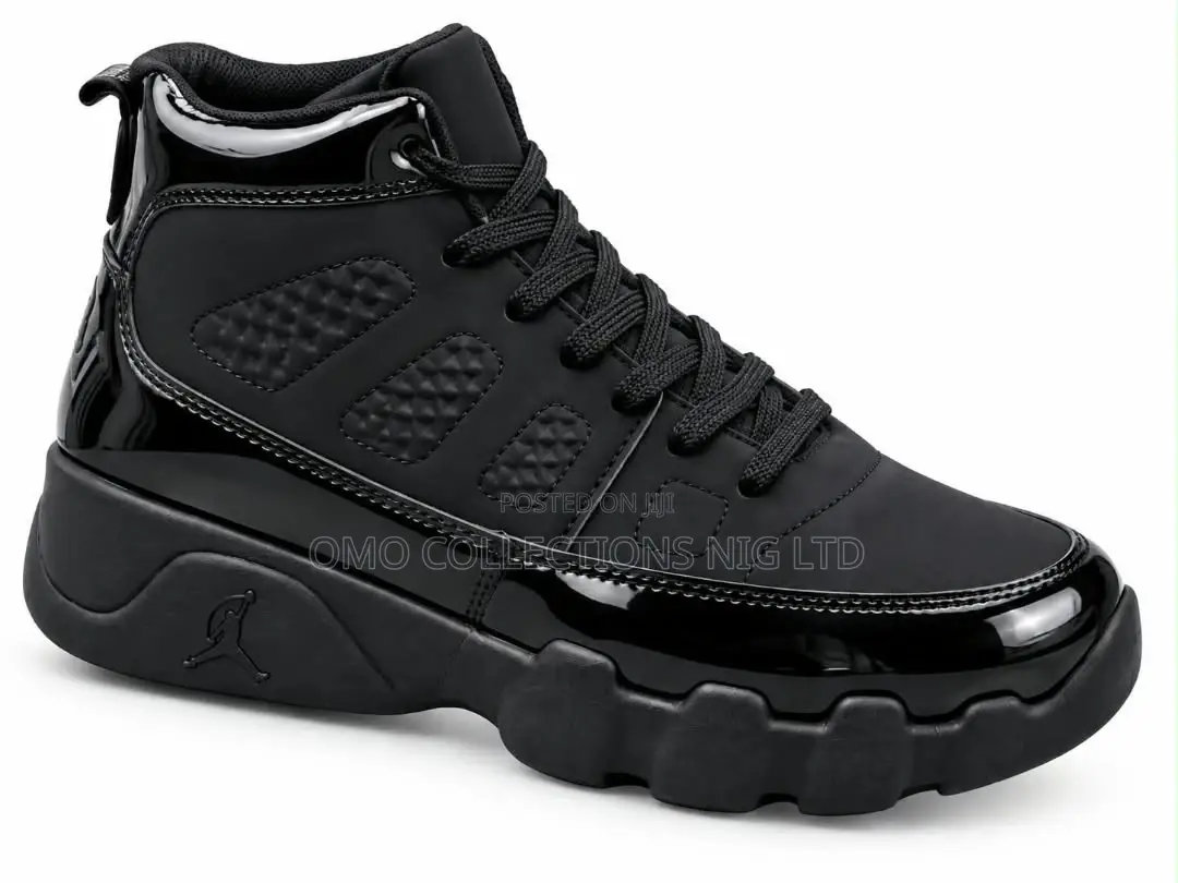 Iconic Air Jordan Men’s Black Sneakers – Stylish and Fully Boxed