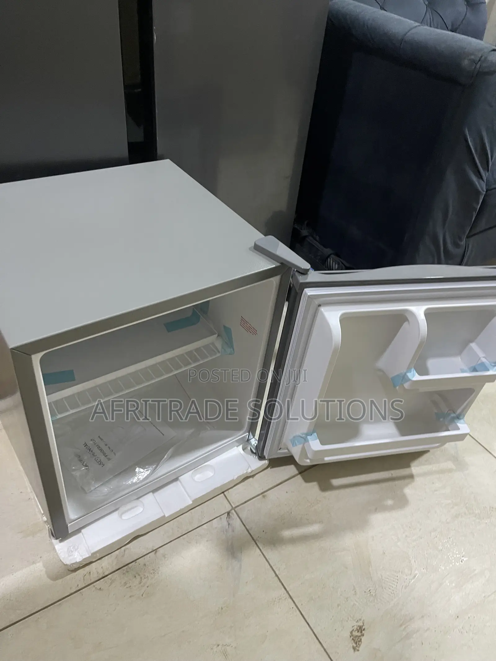 Skyrun BCD-50HW Compact Bedroom Fridge