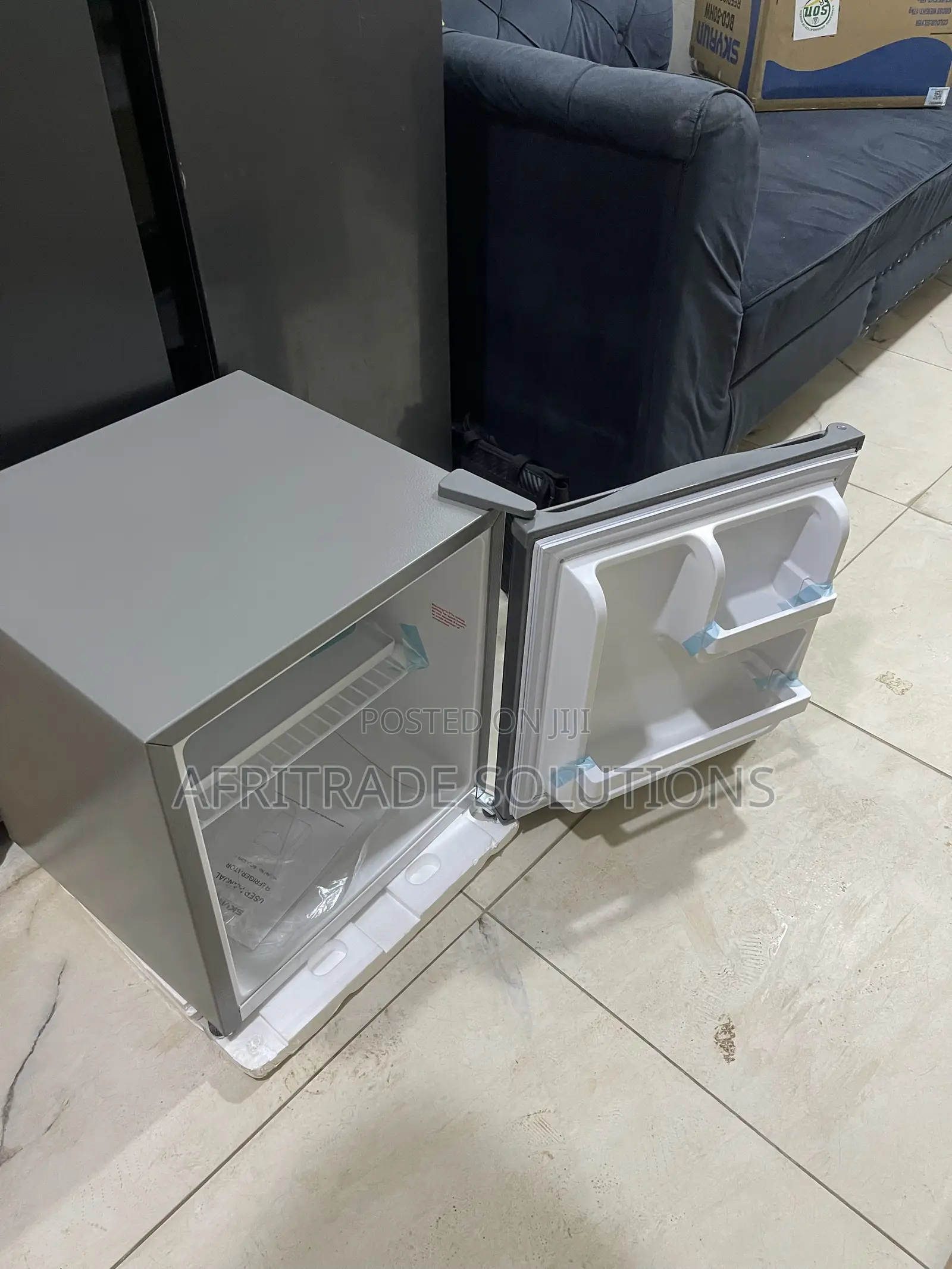 Skyrun BCD-50HW Compact Bedroom Fridge