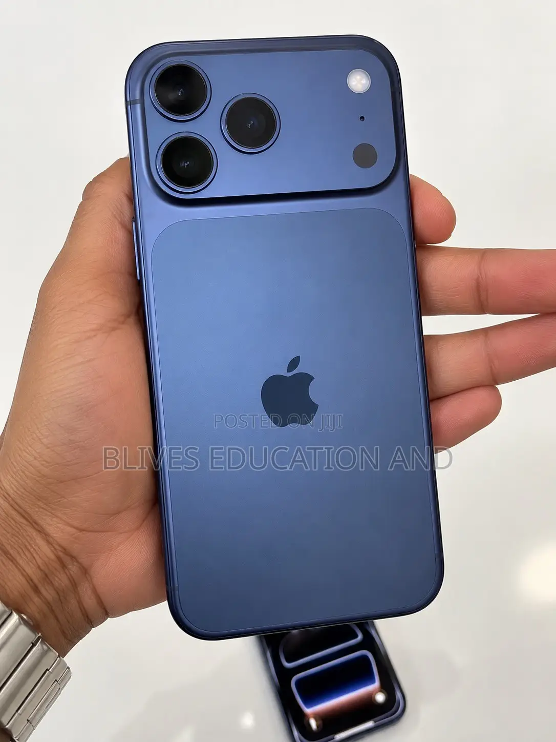 New Apple iPhone 17 Pro Max 256 GB Blue