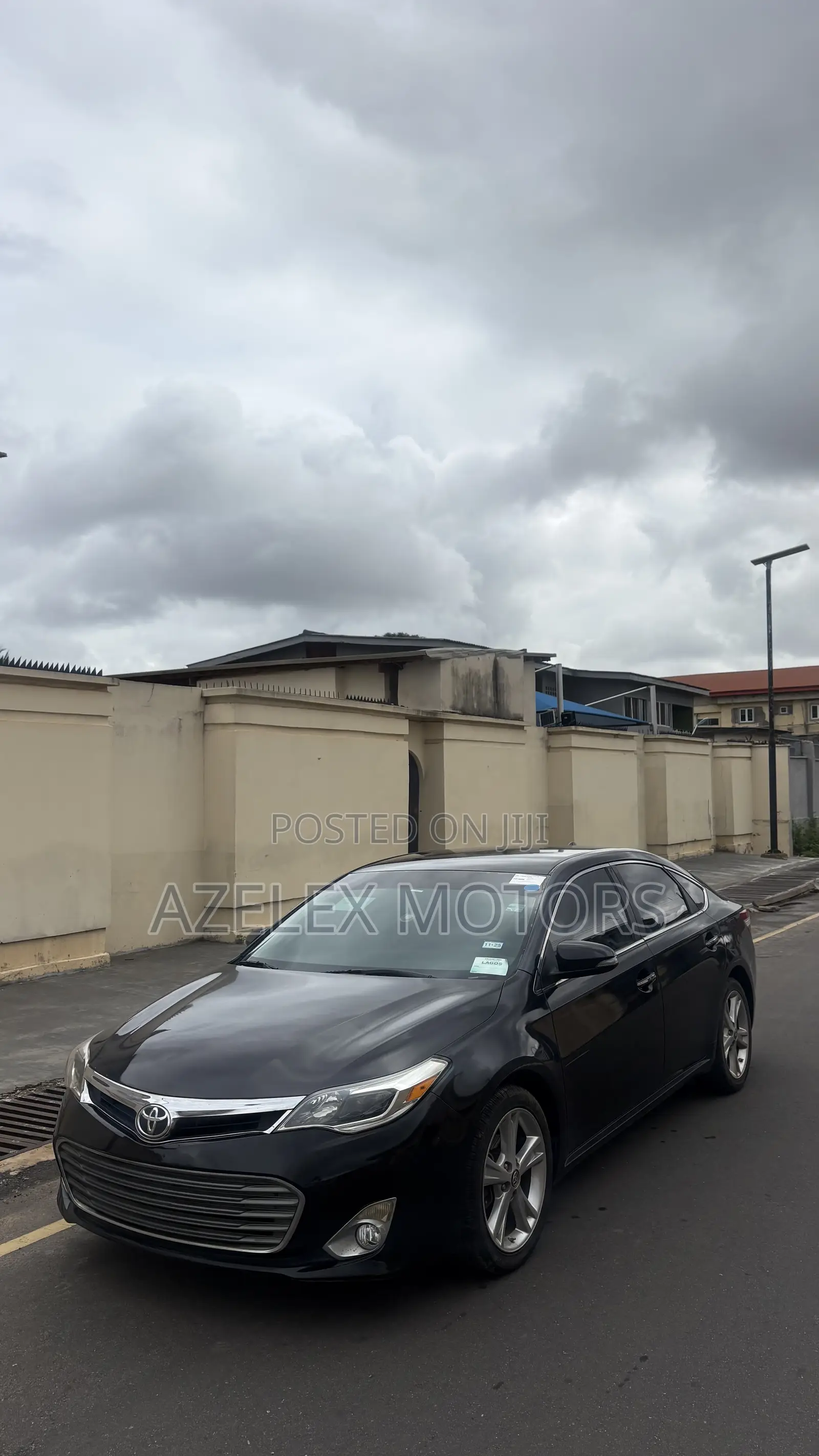 Toyota Avalon XLE Premium Sedan FWD (3.5L 6cyl 6A) 2013 Black