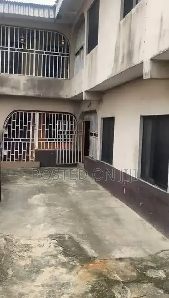 Furnished 2bdrm Apartment in Off Obi Wali, Rumuigbo for sale