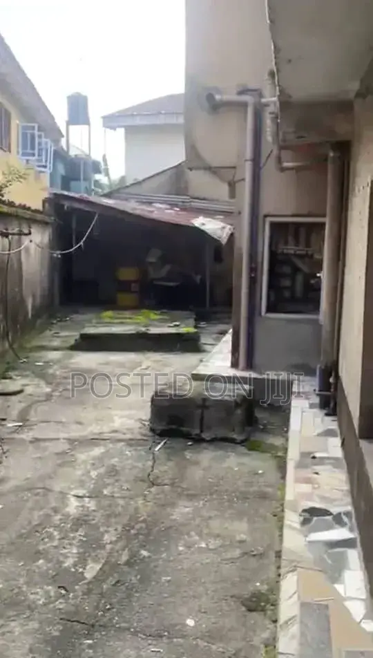 Furnished 2bdrm Apartment in Off Obi Wali, Rumuigbo for sale