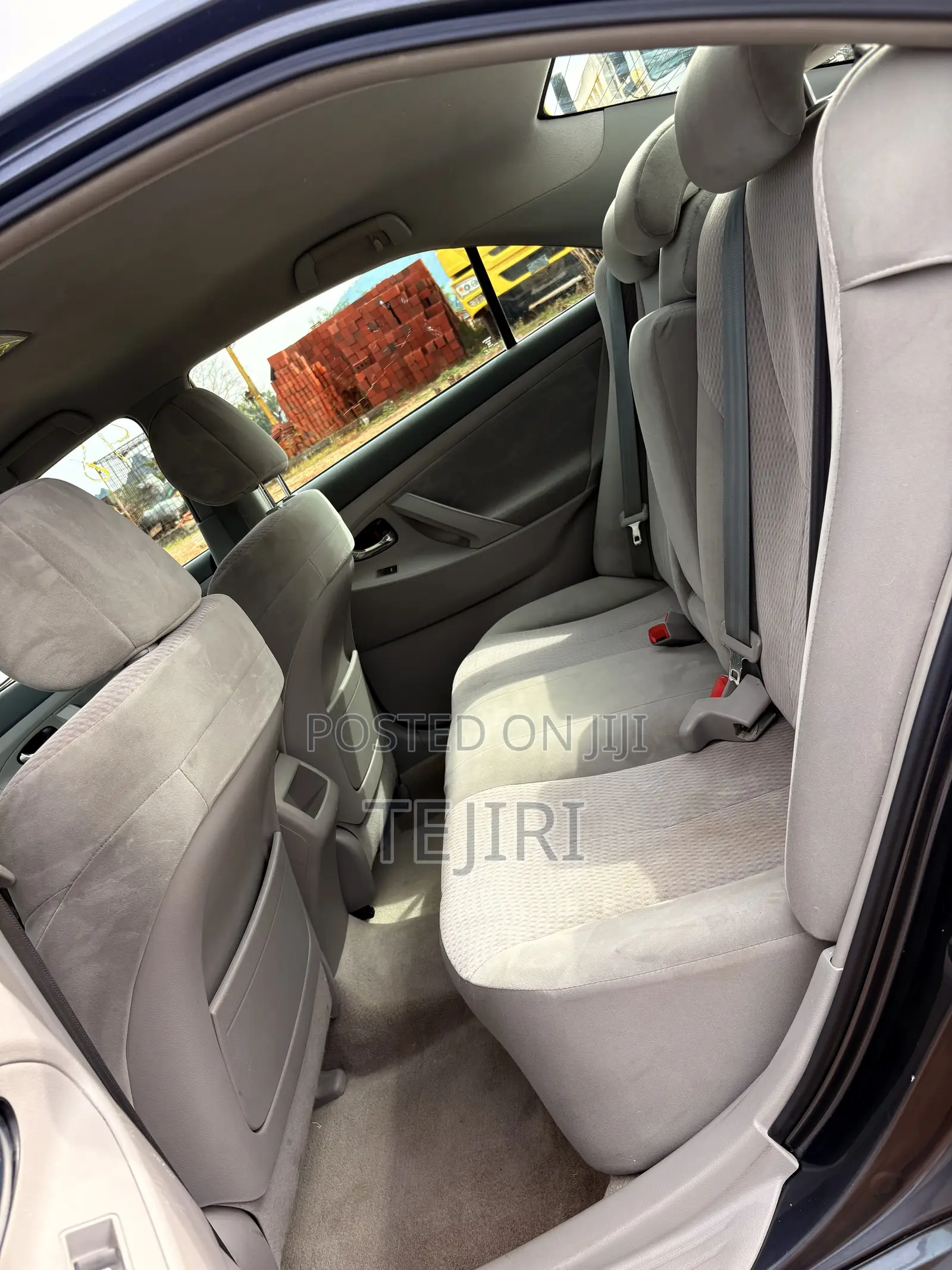 Toyota Camry LE 4dr Sedan (2.5L 4cyl 6AM) 2010 Gray