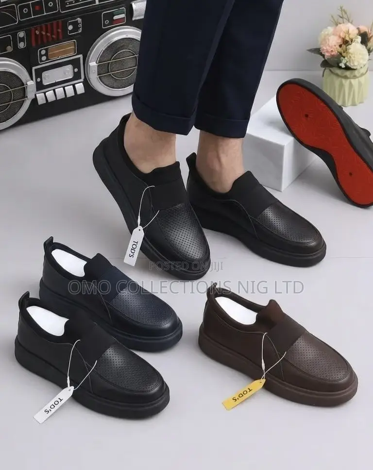 Luxurious Lacoste Men’s Slip-on Sneakers – Fully Boxed