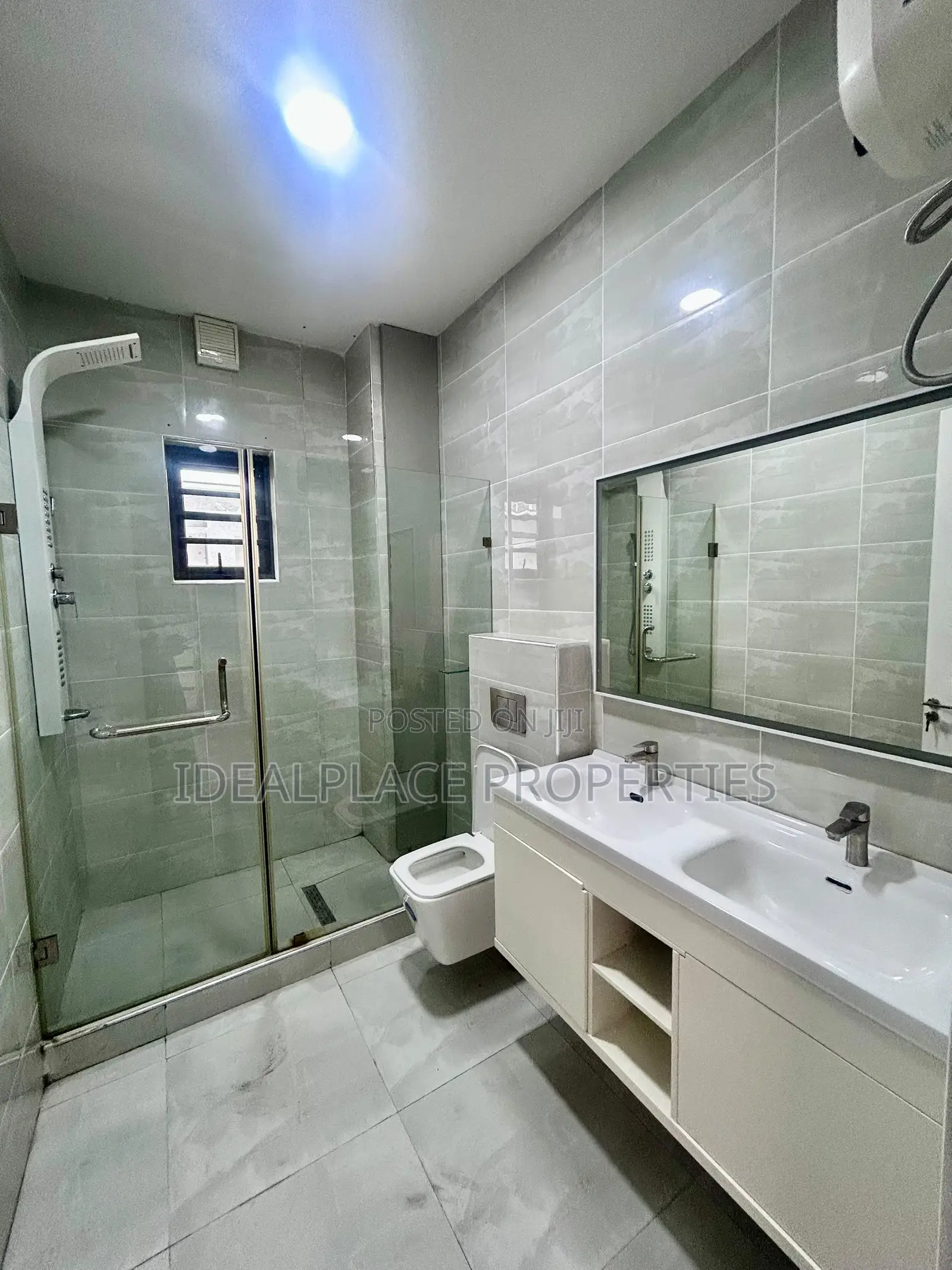 4bdrm Townhouse / Terrace in Adeola Odeku for rent