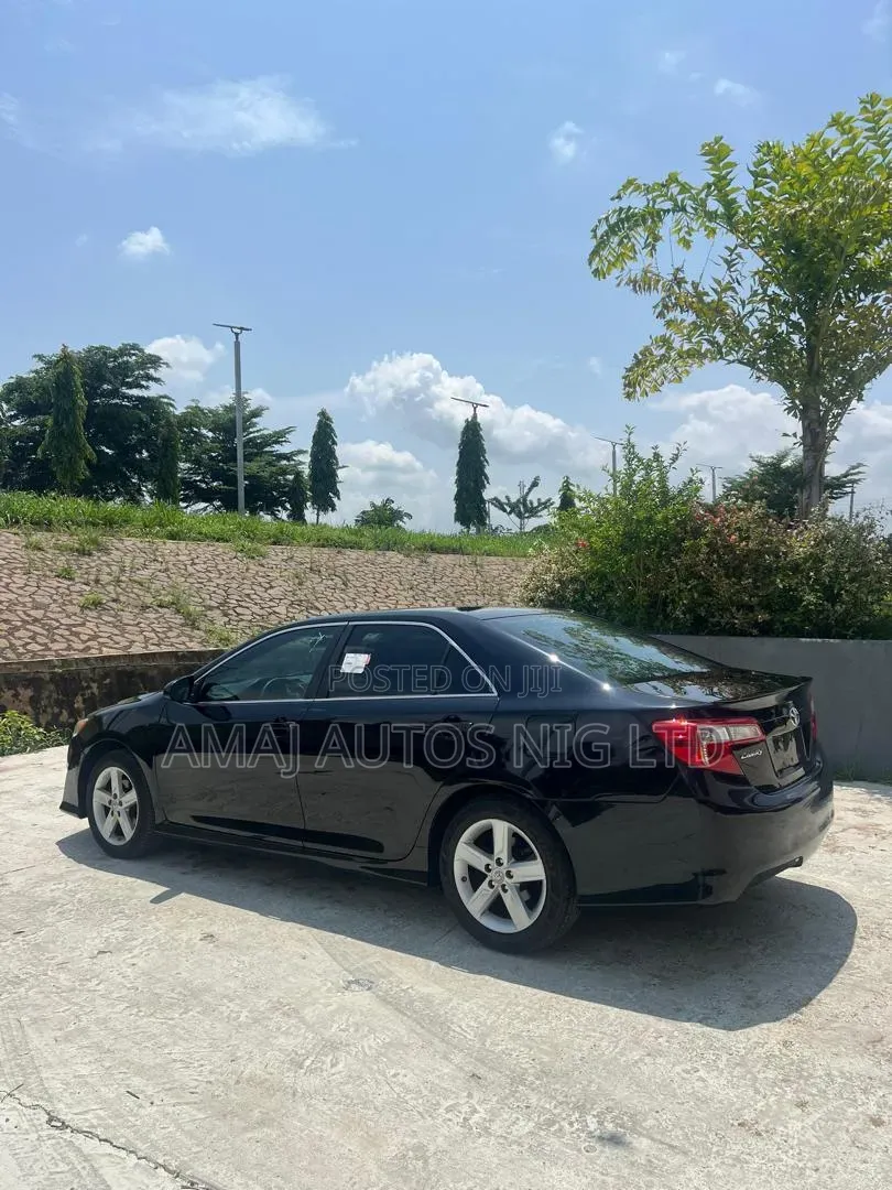 Toyota Camry SE 4dr Sedan (2.5L 4cyl 6A) 2012 Black