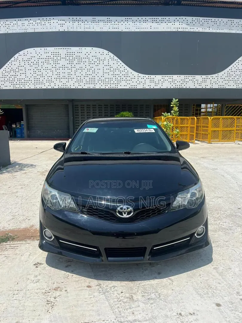 Toyota Camry SE 4dr Sedan (2.5L 4cyl 6A) 2012 Black
