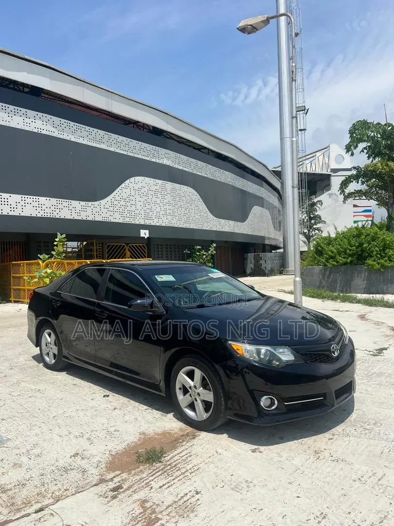 Toyota Camry SE 4dr Sedan (2.5L 4cyl 6A) 2012 Black