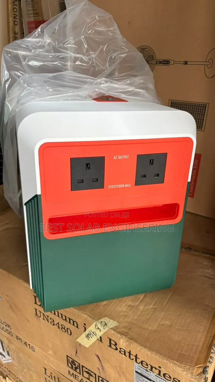 Cola 3.6kwh Plus 2200w Output With 3.6kwh Lithium Battery All in One