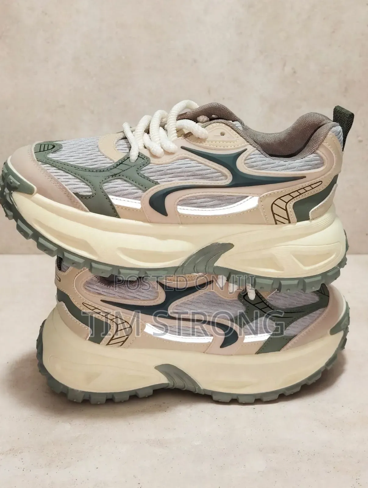 SAGE GREEN CHUNKY RUNNER - That Earthy Luxury Look