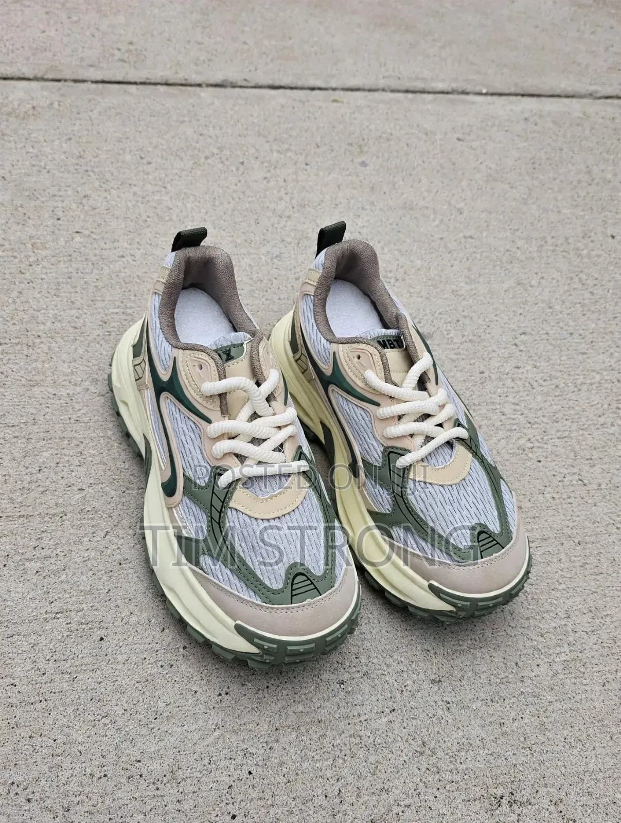 SAGE GREEN CHUNKY RUNNER - That Earthy Luxury Look
