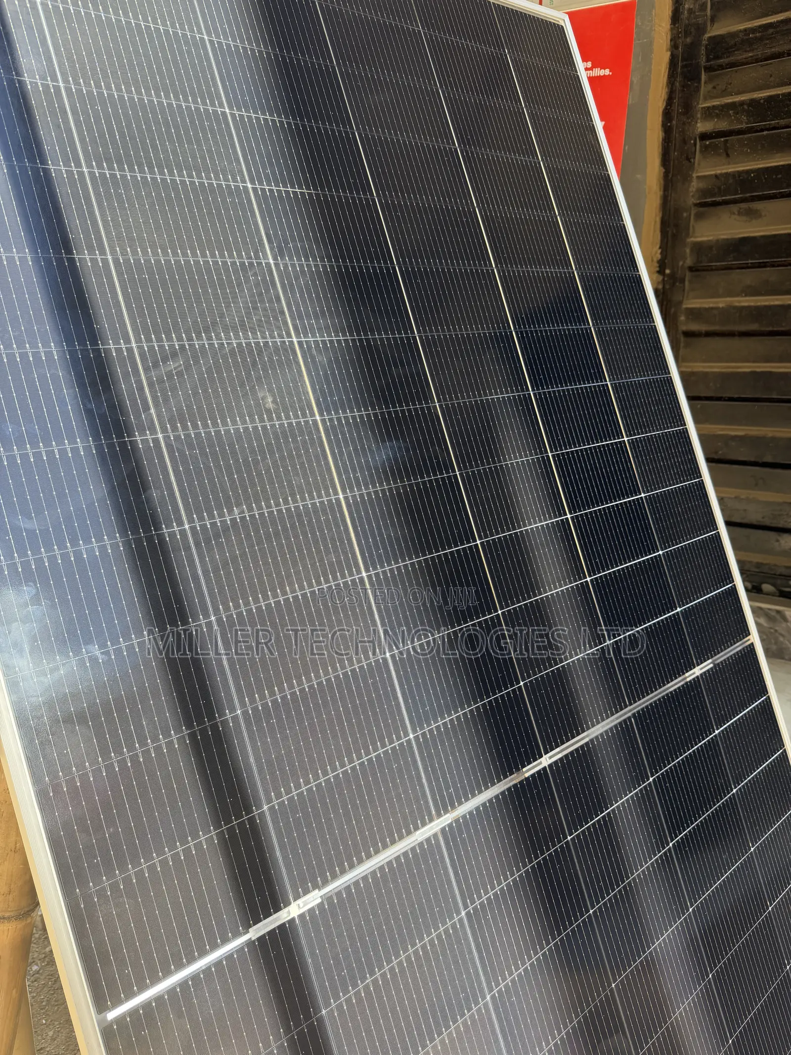 590W Jinko Monocrystalline Solar Panel | ALL GRADE A