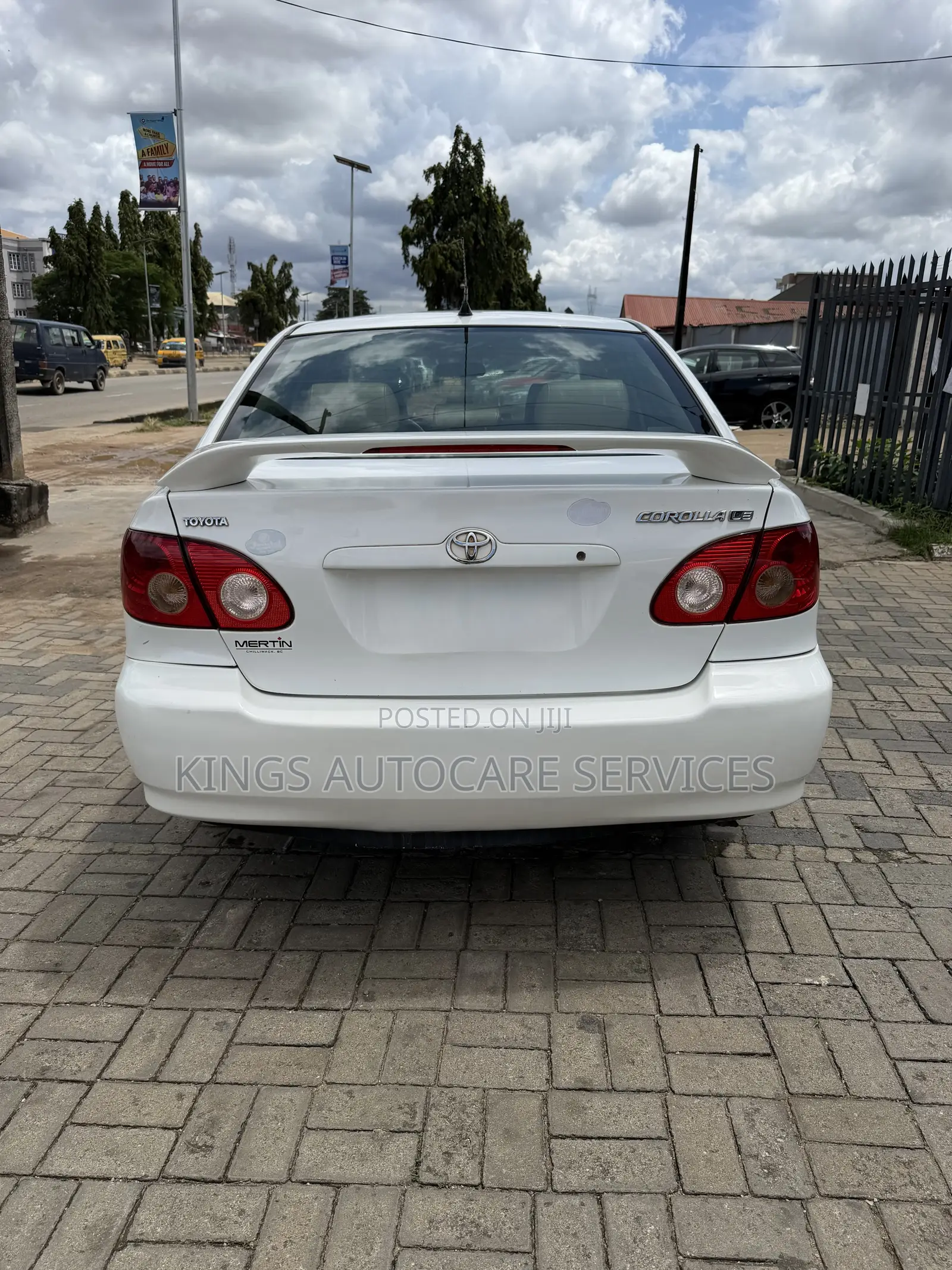 Toyota Corolla LE 2005 White