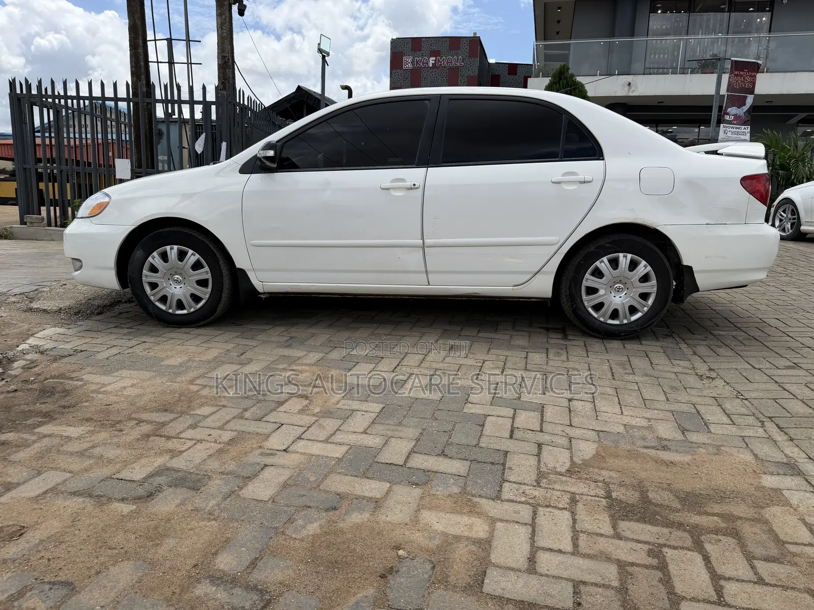 Toyota Corolla LE 2005 White