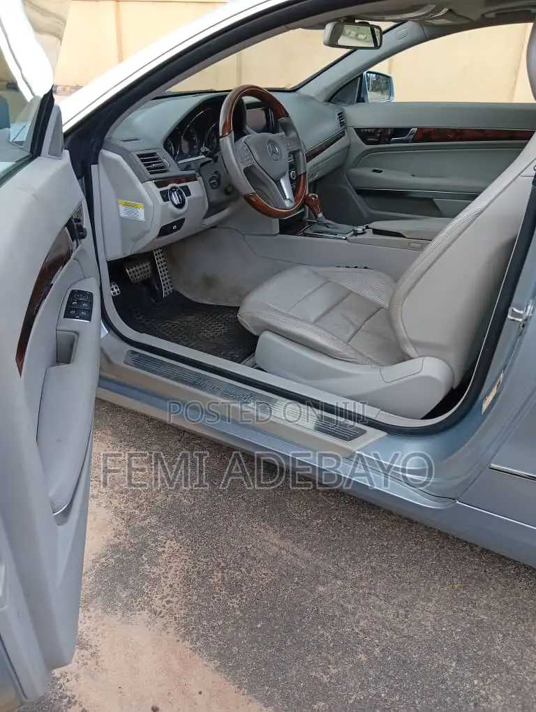 Mercedes-Benz E350 Base 4dr Sedan RWD (3.5L 6cyl 7A) 2010 Green