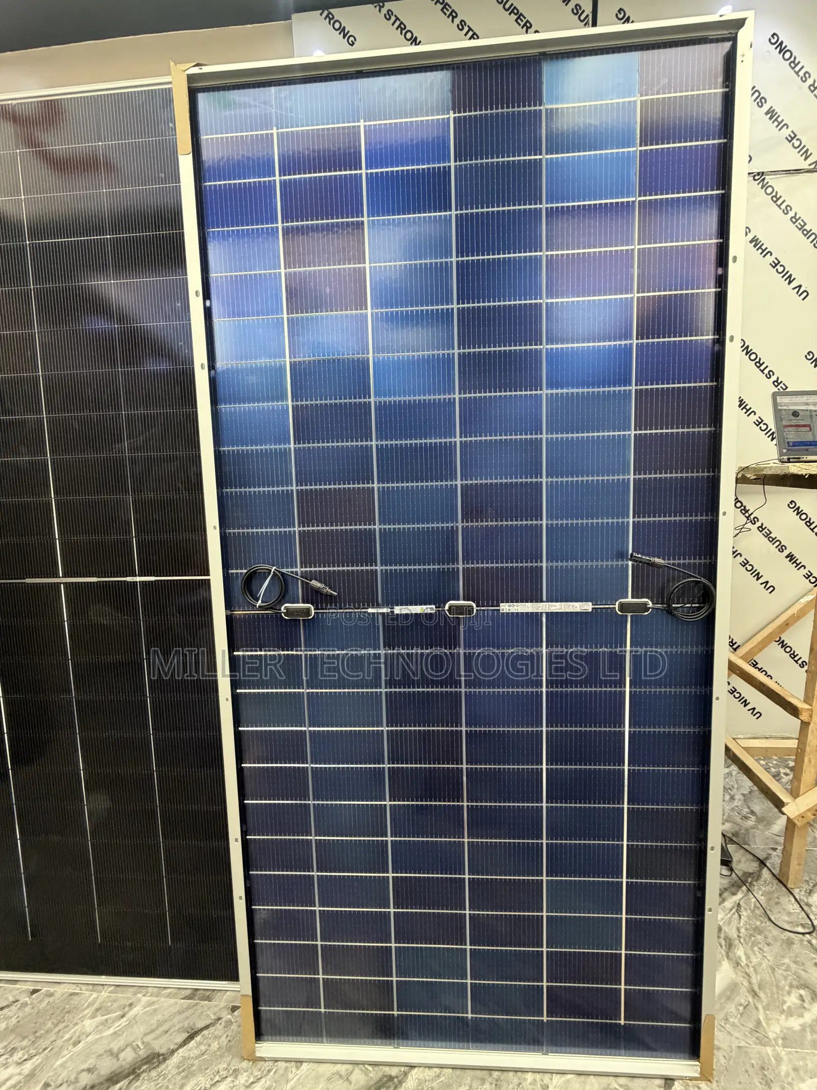 Jinko 590W Premium Solar Panel – ALL GRADE A