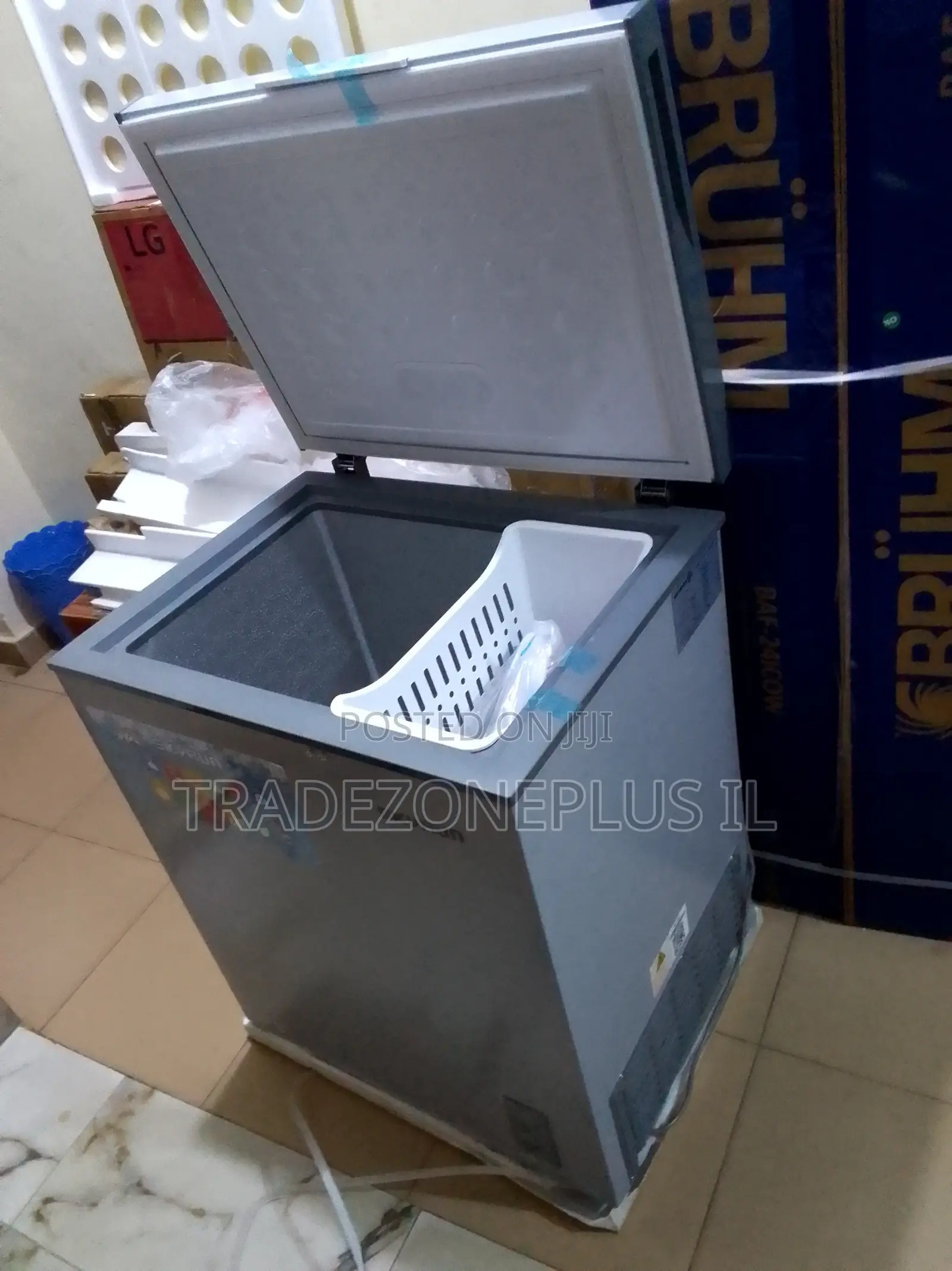 Skyrun BD145 Chest Refrigerator – Spacious and Convenient