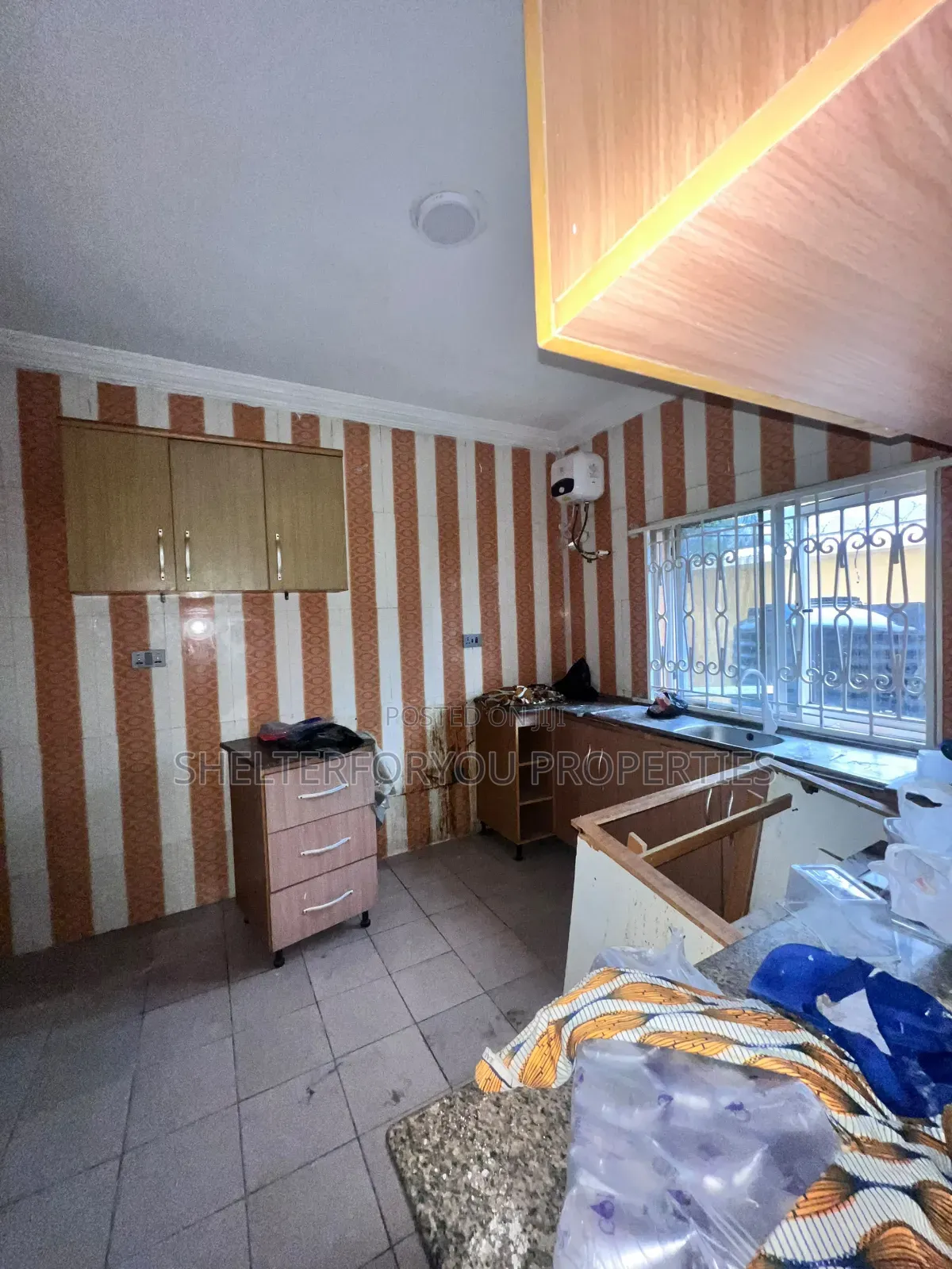 3bdrm Apartment in Lekki Phase 1 for rent