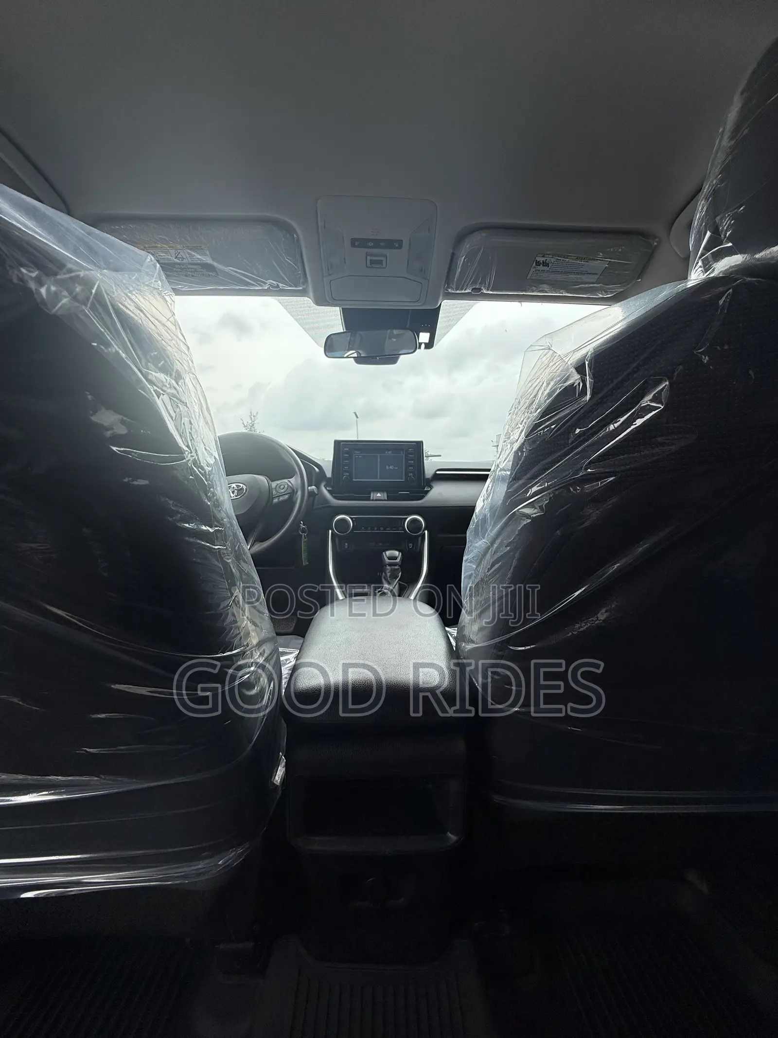 Toyota RAV4 LE FWD 2019 Silver