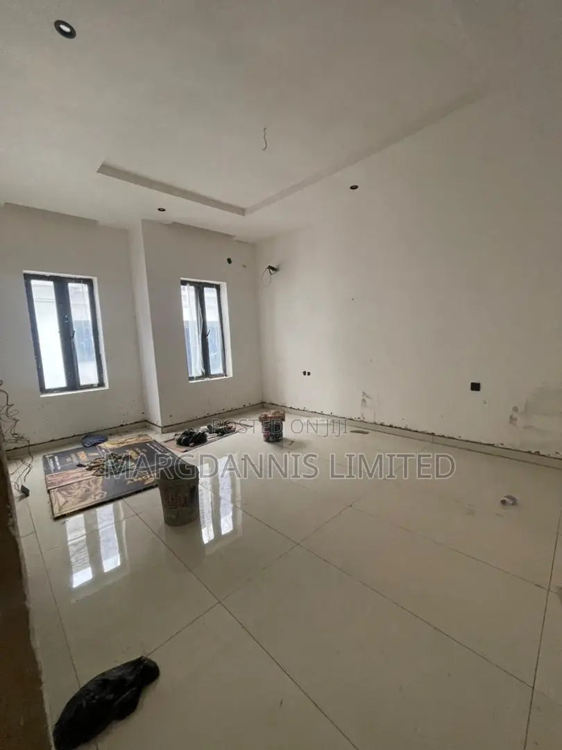 1bdrm Block of Flats in Nitel Estate, Ikorodu Garage for rent