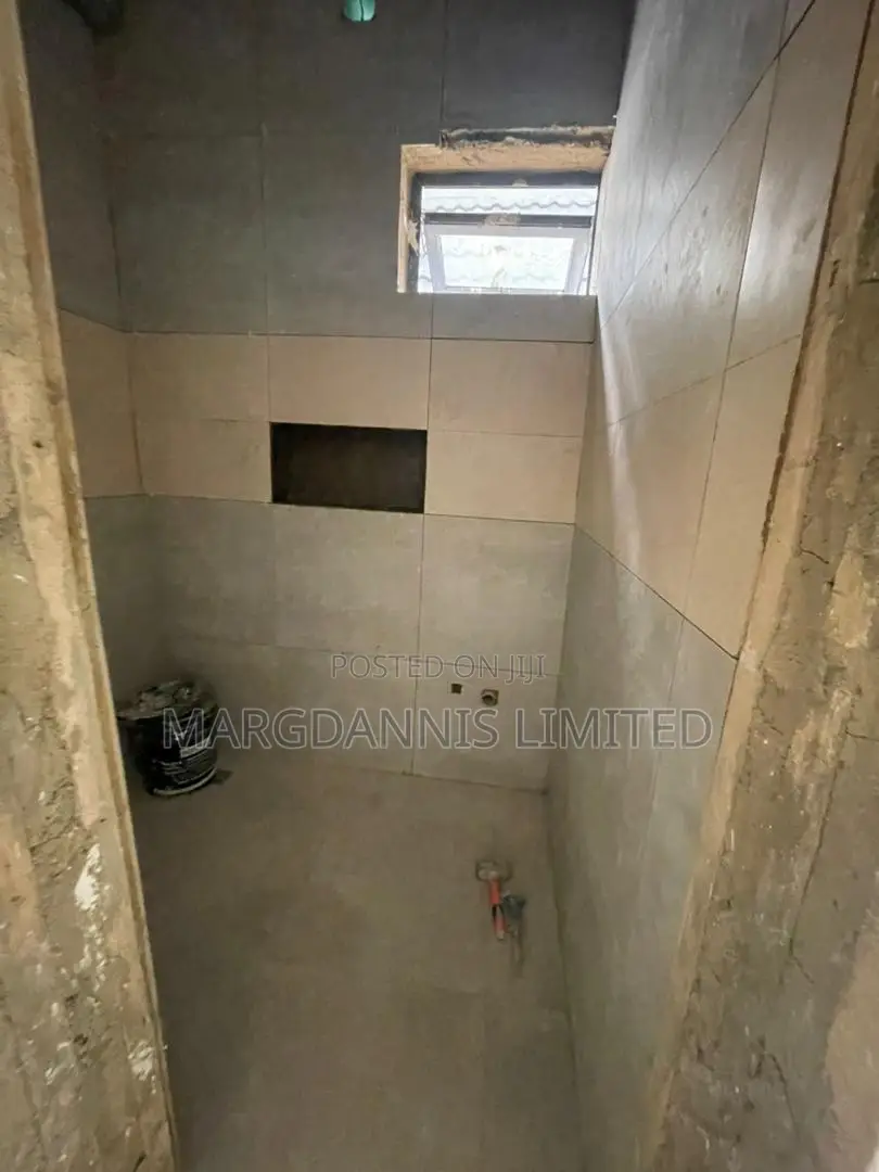 1bdrm Block of Flats in Nitel Estate, Ikorodu Garage for rent
