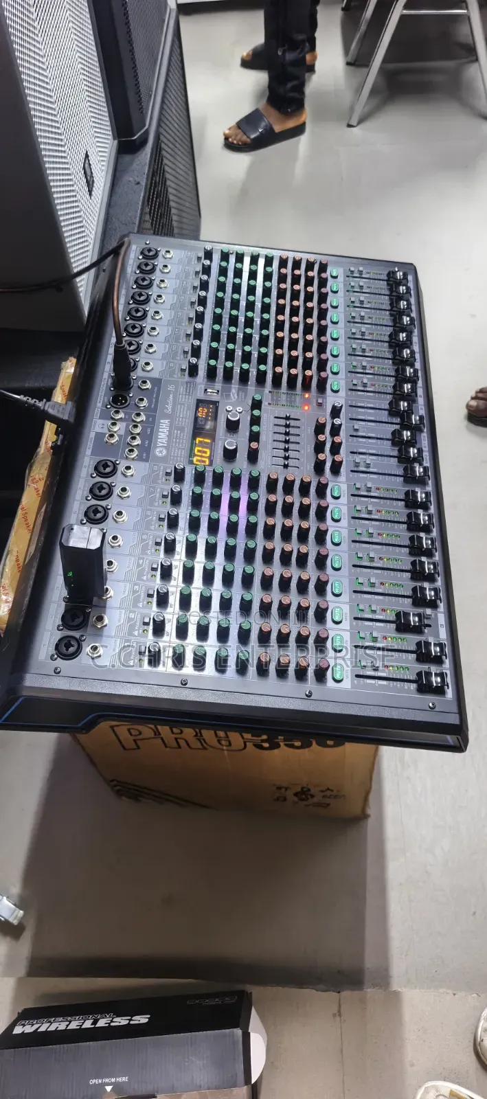 Yamaha Mixer Console