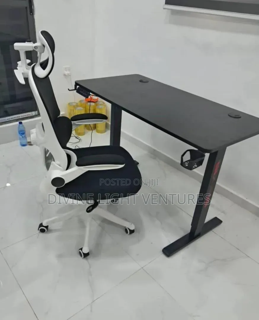 1.4 Electric Adjustable Table