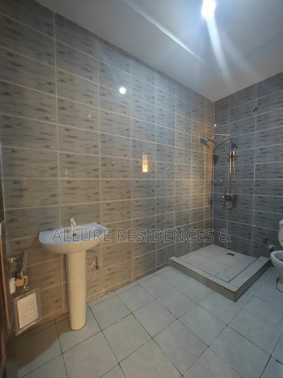 2bdrm Block of Flats in Riverpark Estate, Sabon Lugbe for rent