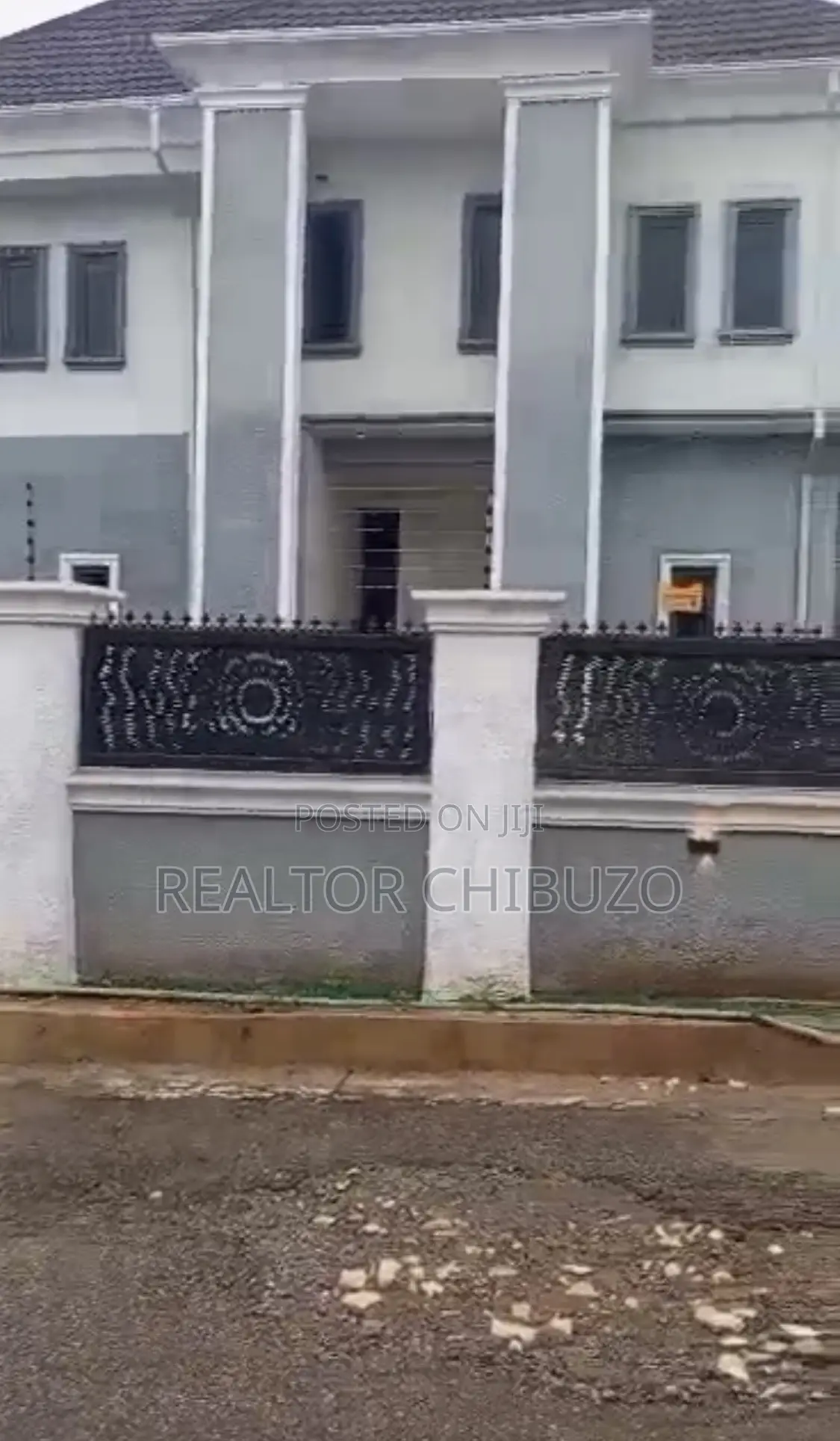 5bdrm Duplex in Npi Quarters, Durumi for sale