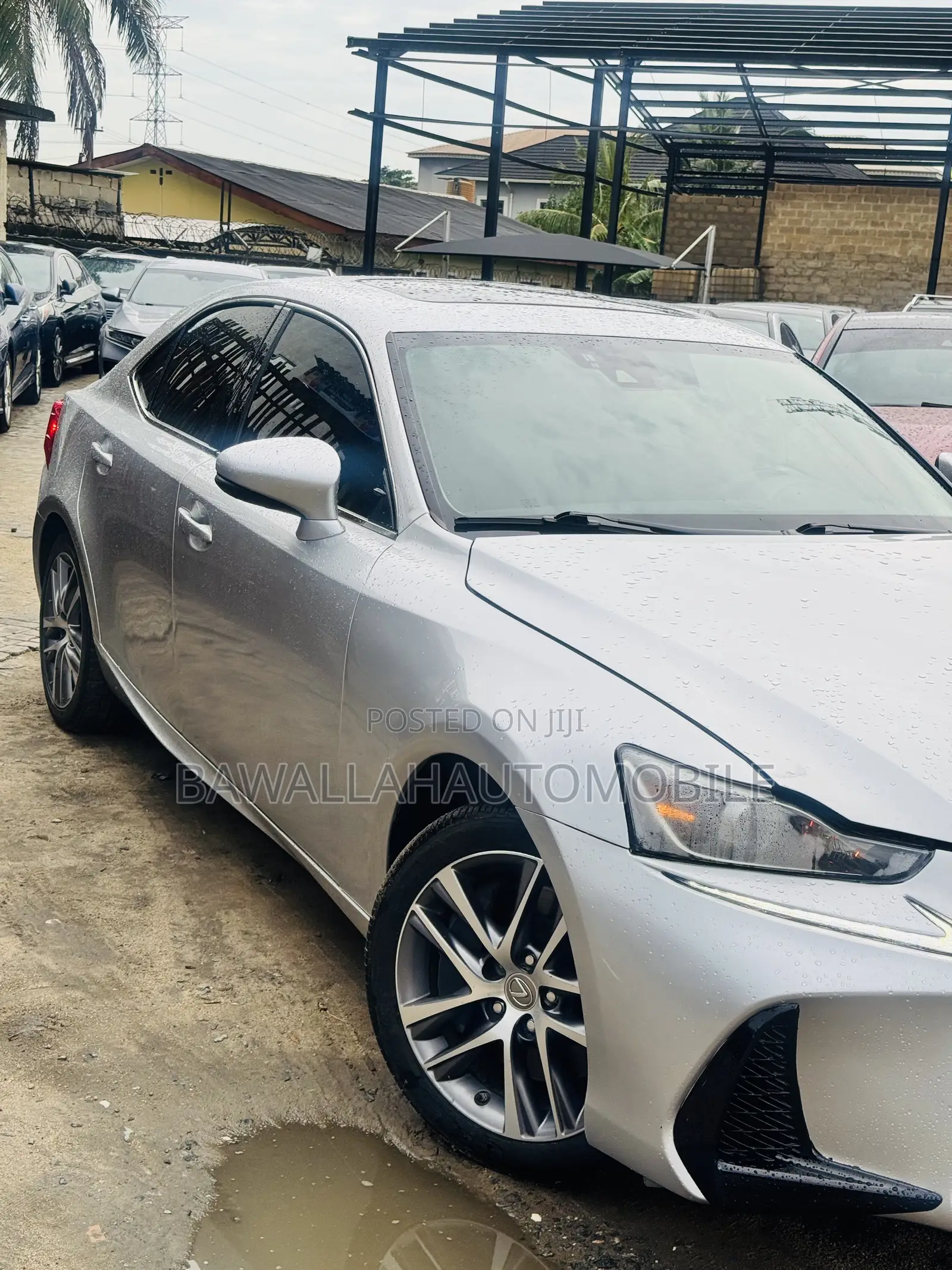 Lexus IS 300 AWD 2018 Gold
