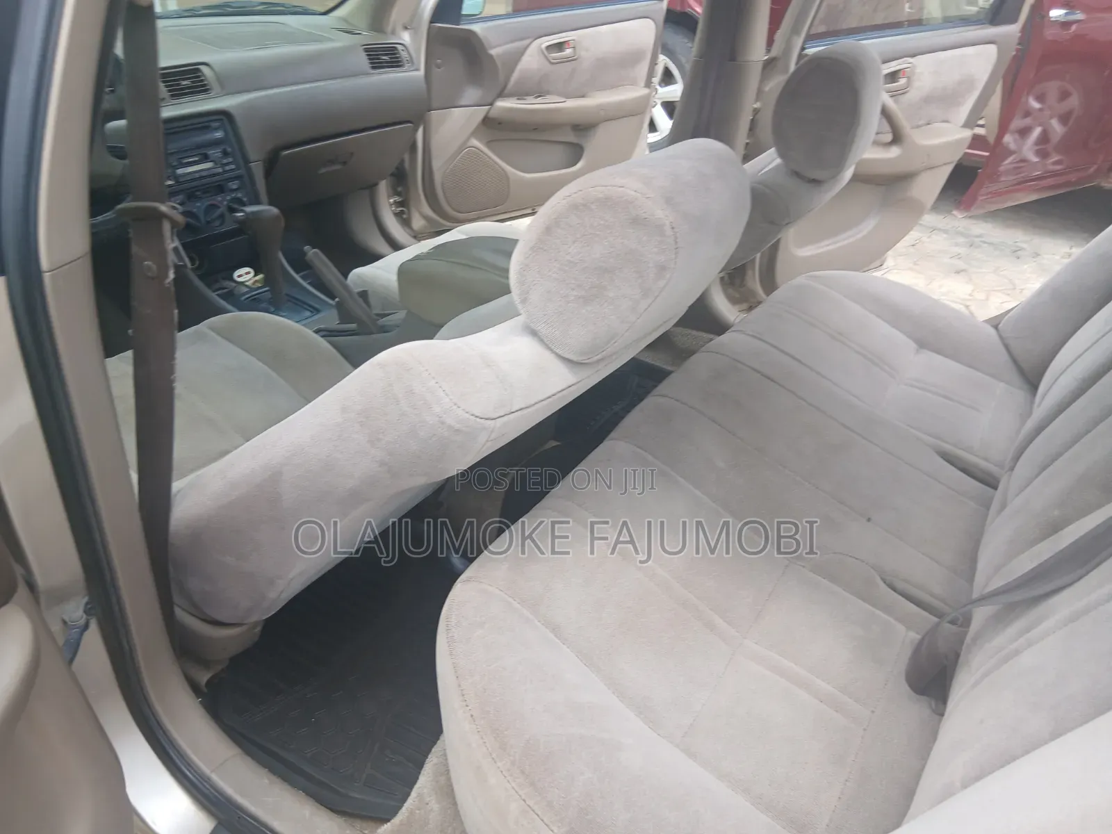 Toyota Camry 2000 Gold