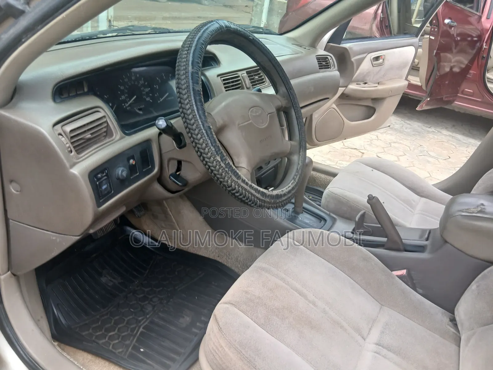 Toyota Camry 2000 Gold