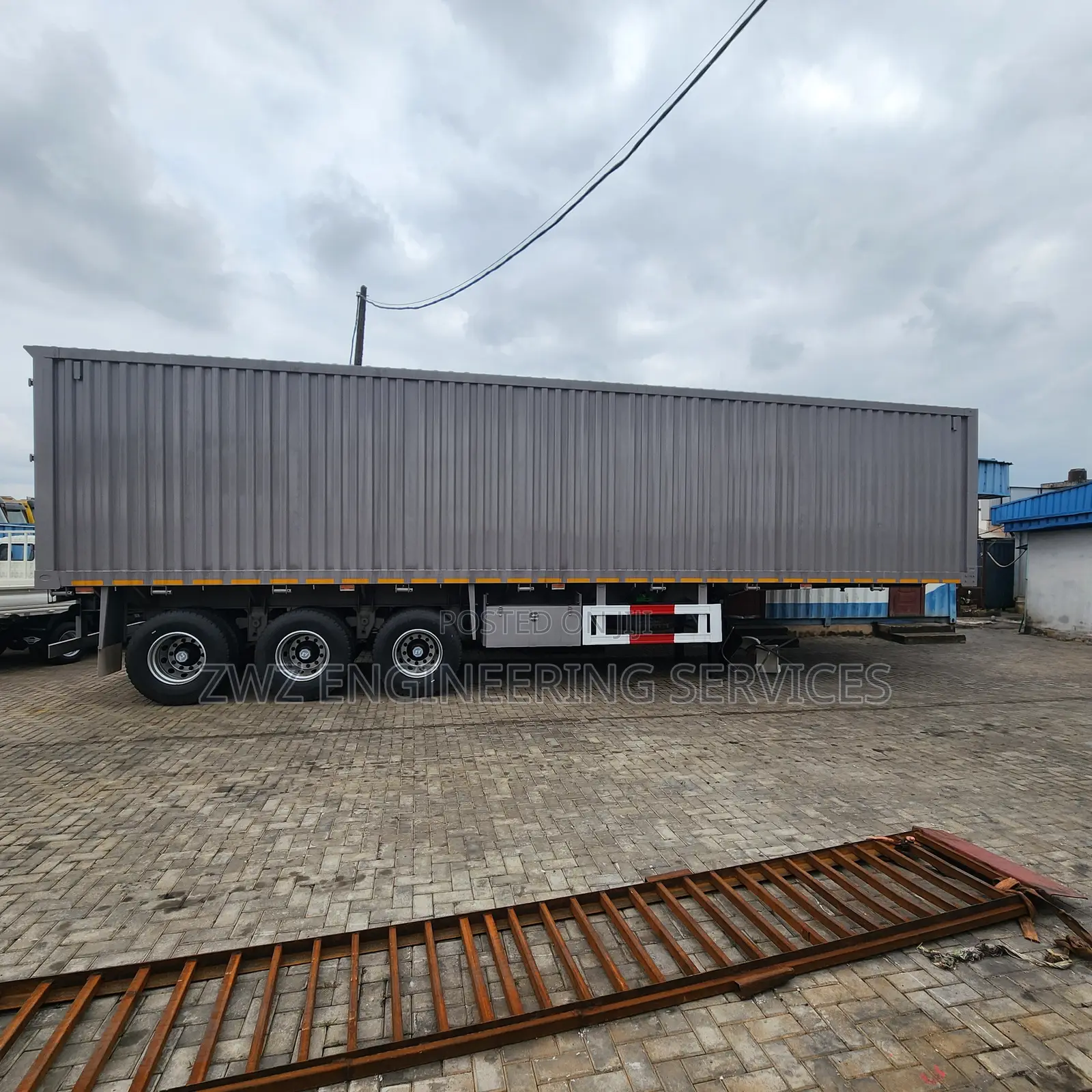 Three Axle Box Body Semi Trailer - 60Tons