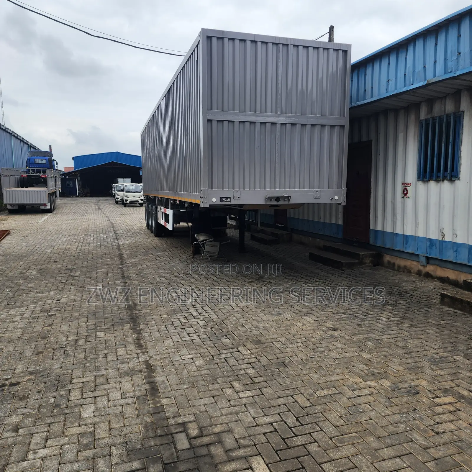 Three Axle Box Body Semi Trailer - 60Tons