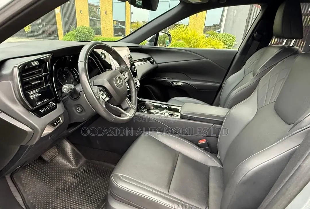 Lexus RX 2024 Silver