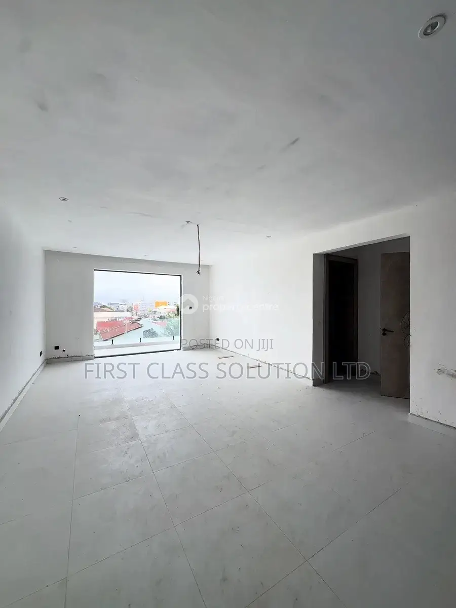 1bdrm Apartment in Lekki Phase 1 for sale