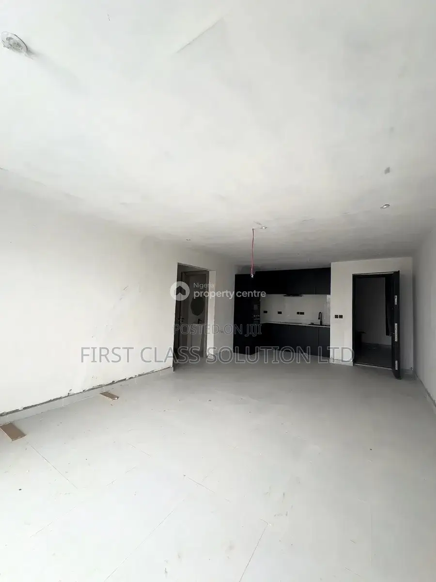 1bdrm Apartment in Lekki Phase 1 for sale