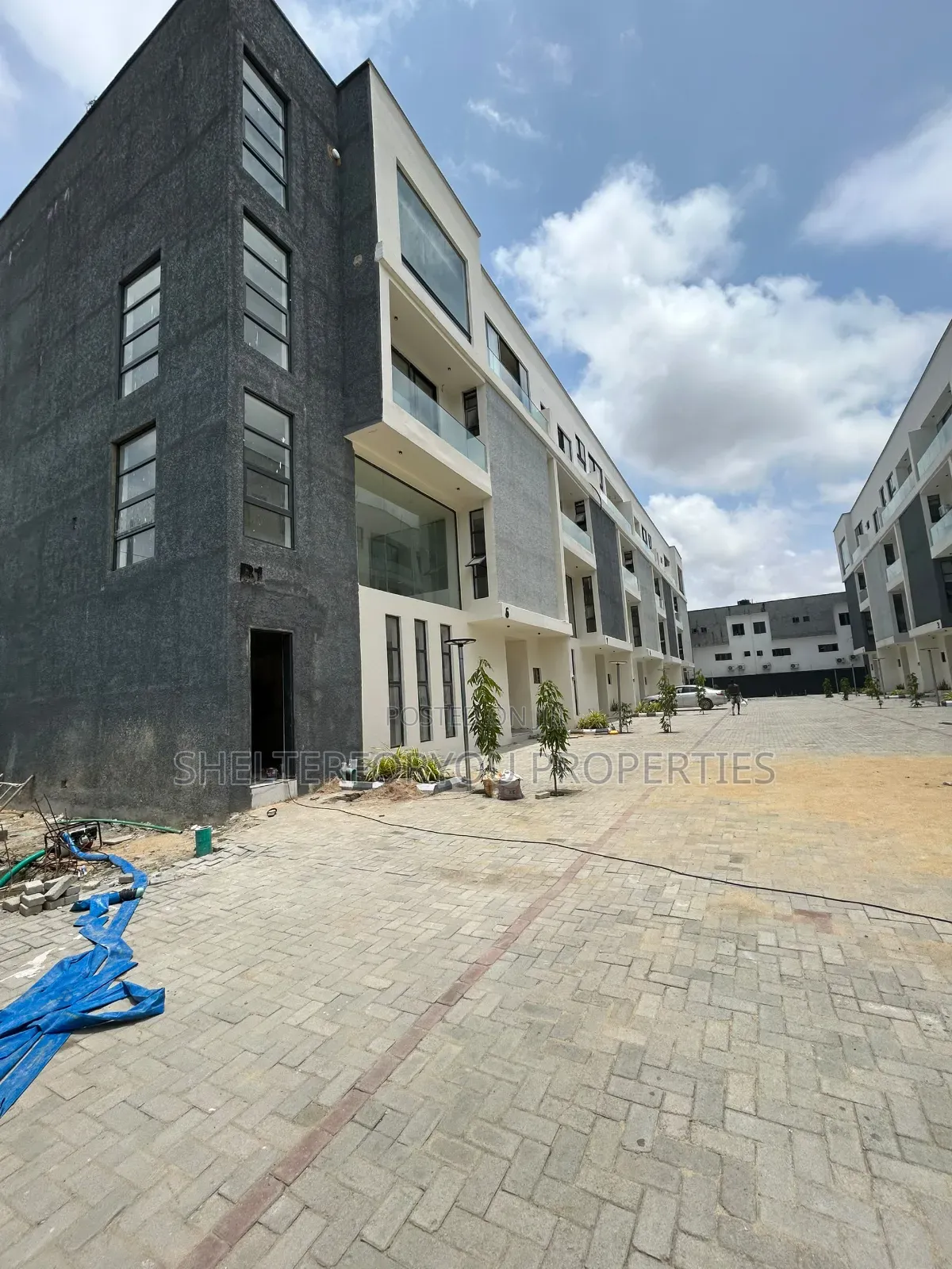 4bdrm Duplex in Lekki Phase 1 for sale