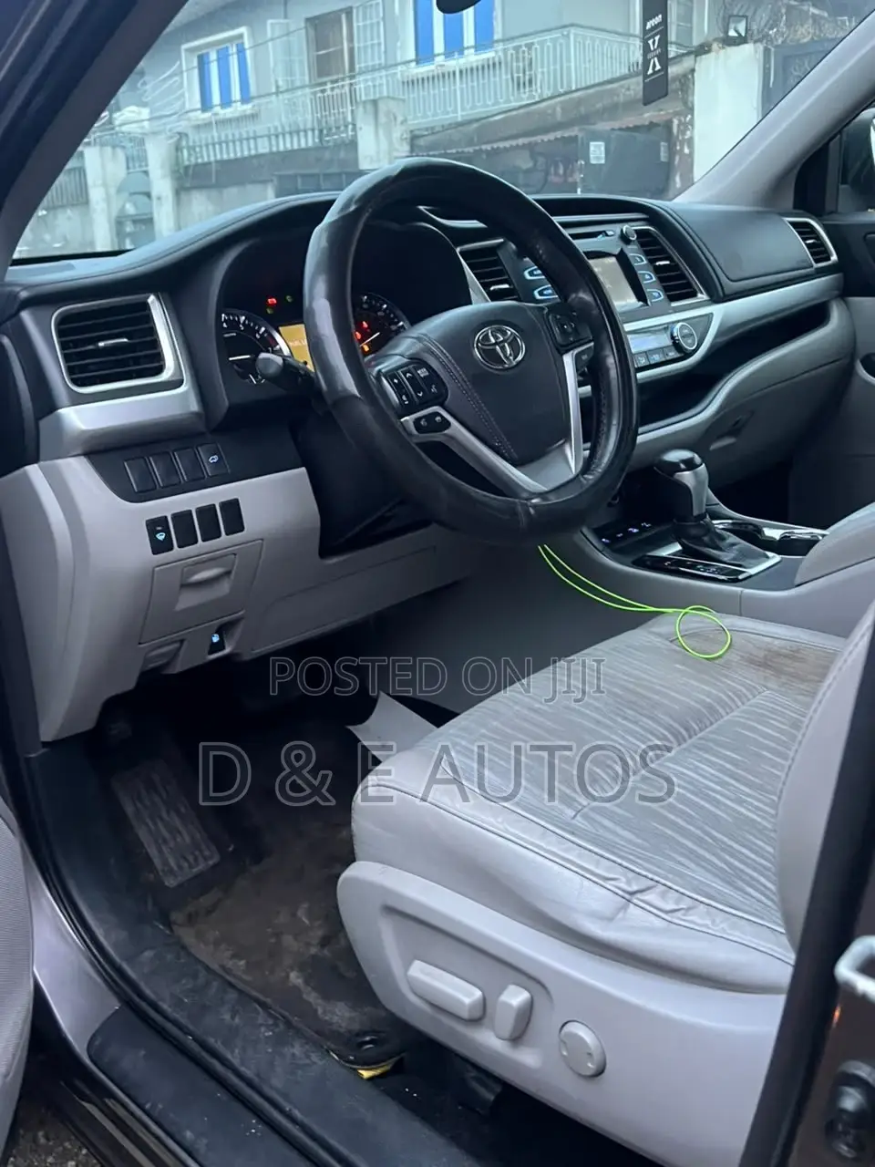 Toyota Highlander LE 4dr SUV AWD (3.5L 6cyl 6A) 2015 Gray