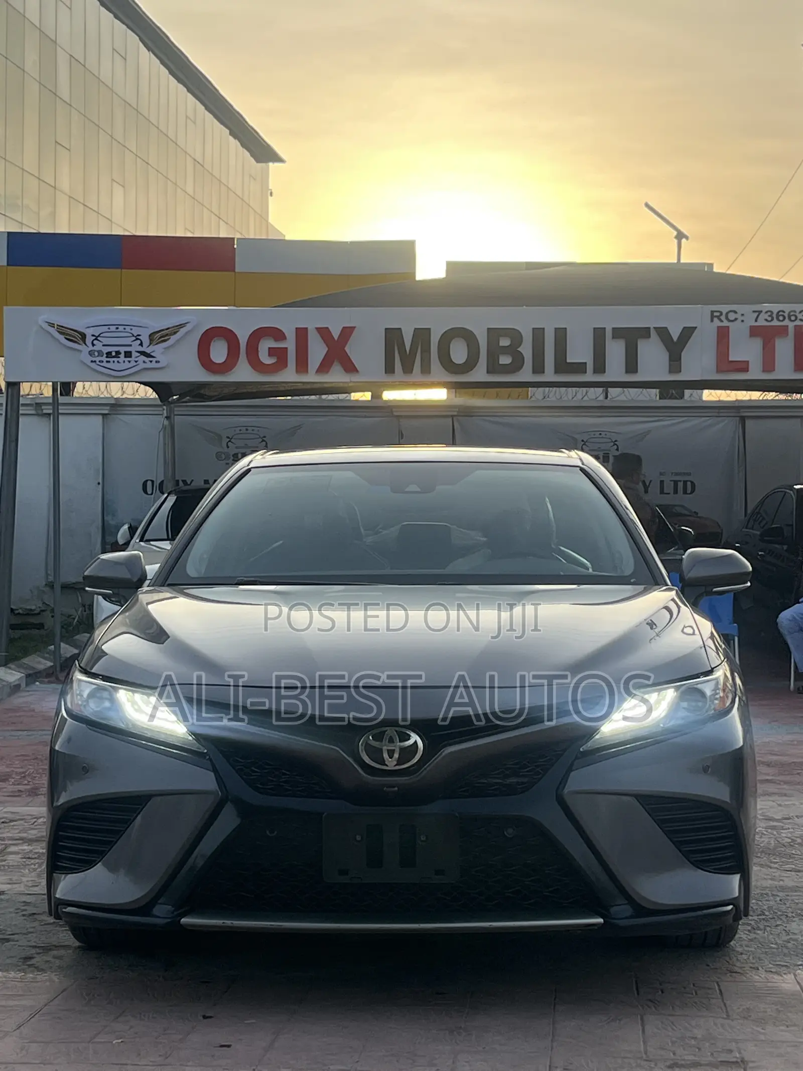Toyota Camry 2018 Gray
