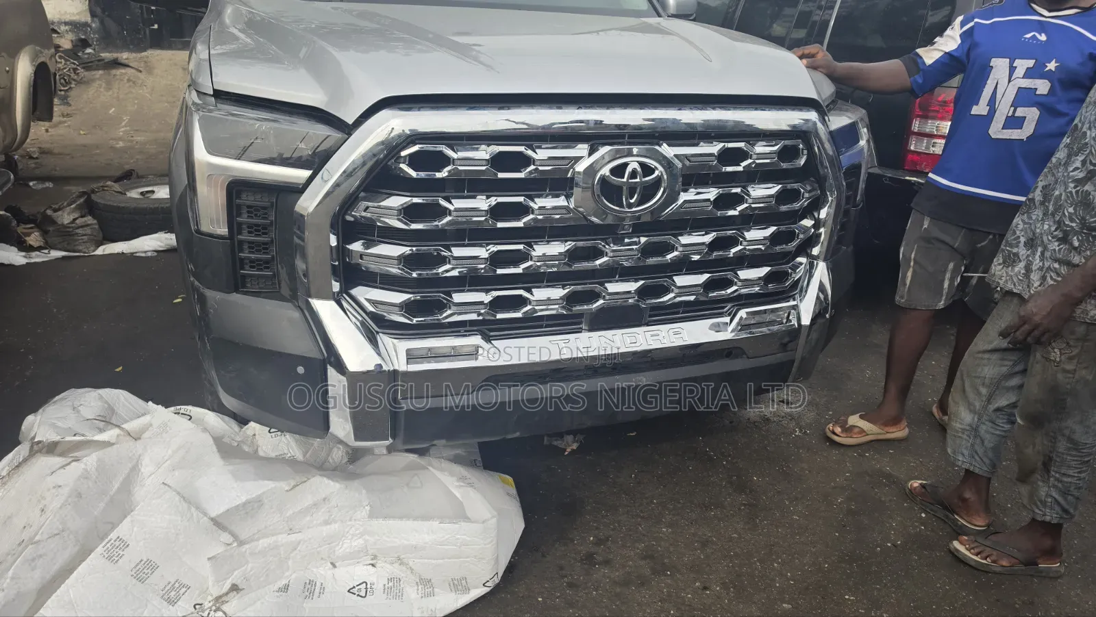 Complete Front Bumper Tundra 2024 Model