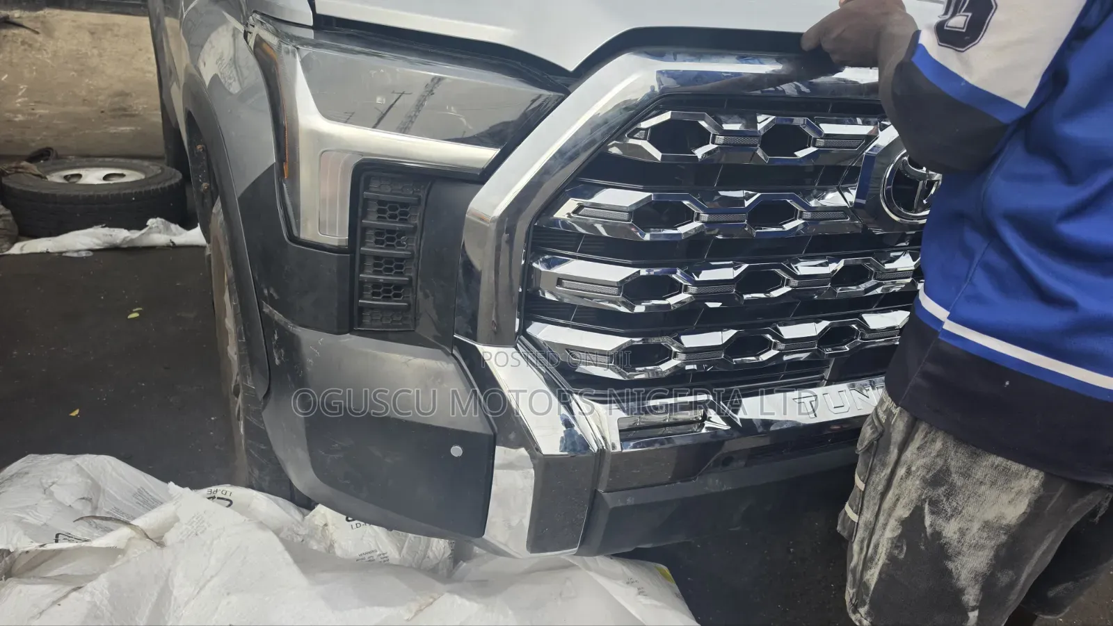 Complete Front Bumper Tundra 2024 Model