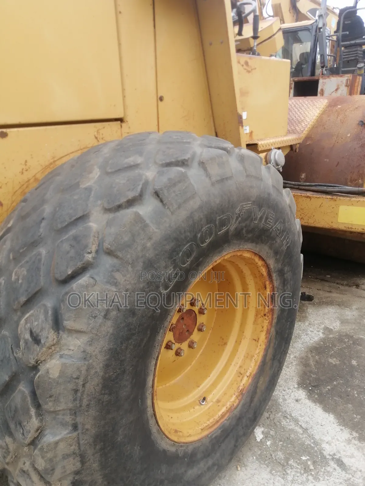 CAT Single Drum Roller for Sale in Lagos